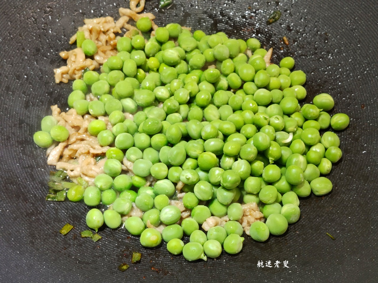 豌豆这样炒最好吃，只需多一步，颜色翠绿不变黄，好吃又好看